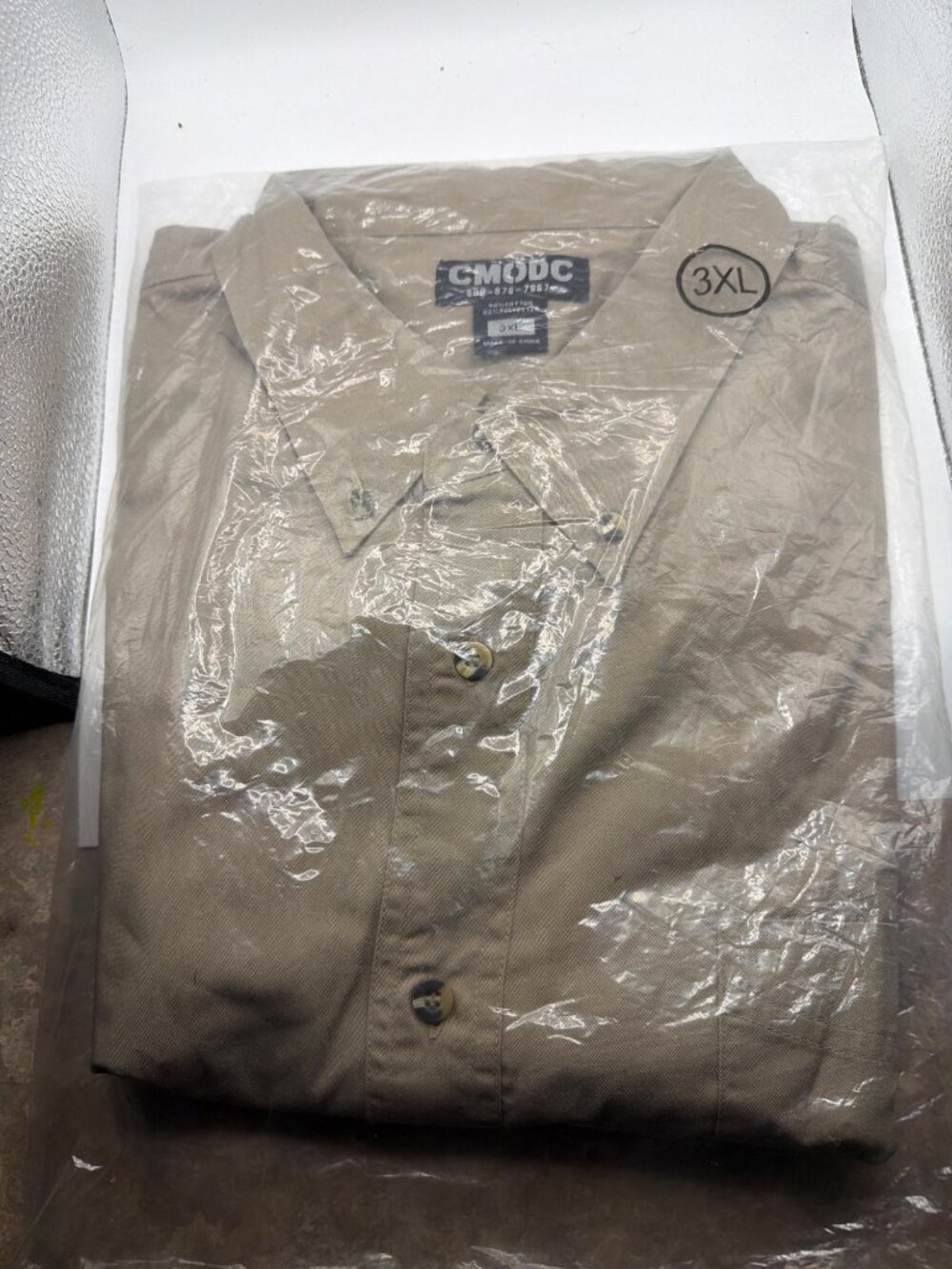 CMODC Mens 3XL Beige Button-Up Shirt 60% Cotton 40% Polyester